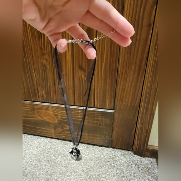 Handmade Glass Diffuser necklace - Picture 8 of 11